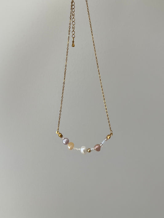 EVA PETITE Pastel Pearl Necklace