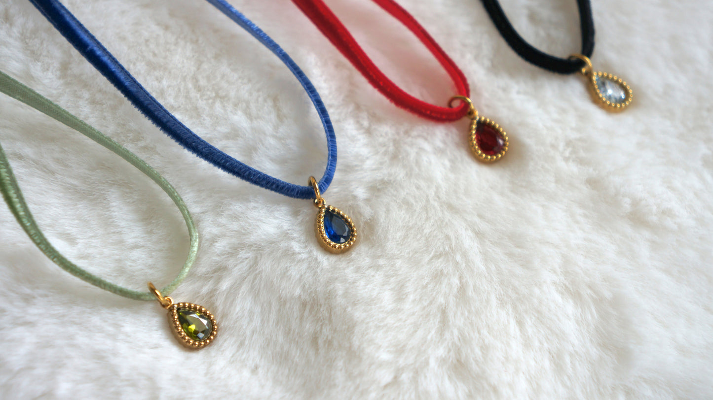 Vivienne Velvet Wrap Choker Necklace - Cherry red